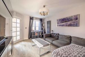 Living room- click for photo gallery